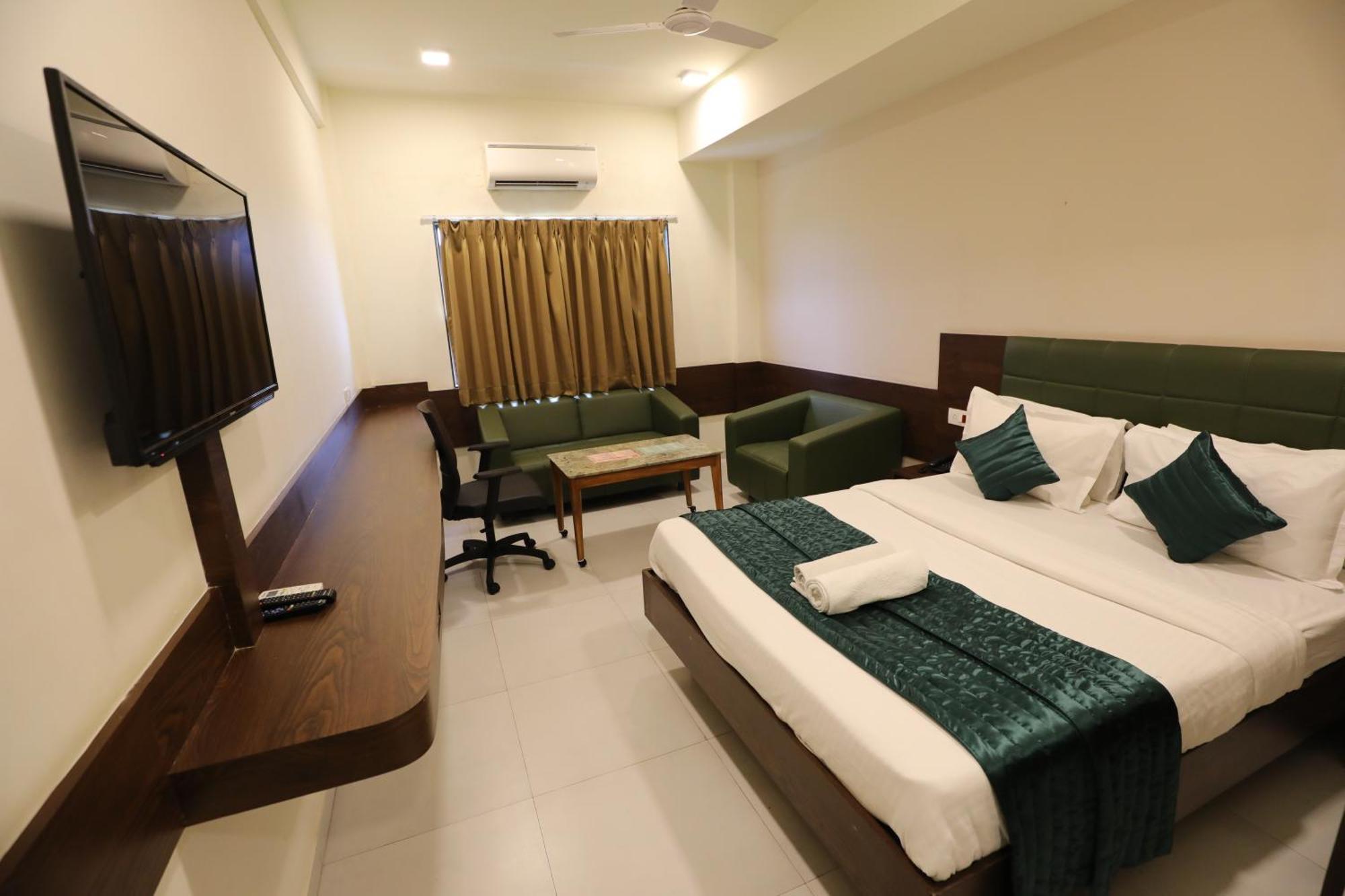 Greenotel Rooms Hazira, Surat Exterior photo